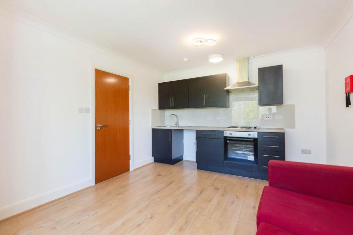 Newly Renovated Property Park Chase, Wembley